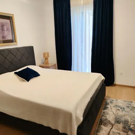 Seefor * Hvar Town